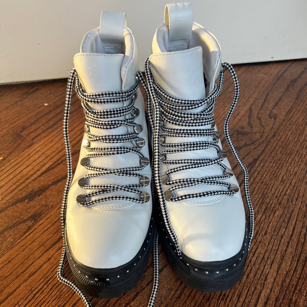 Blondo Chrissy white lace up boot